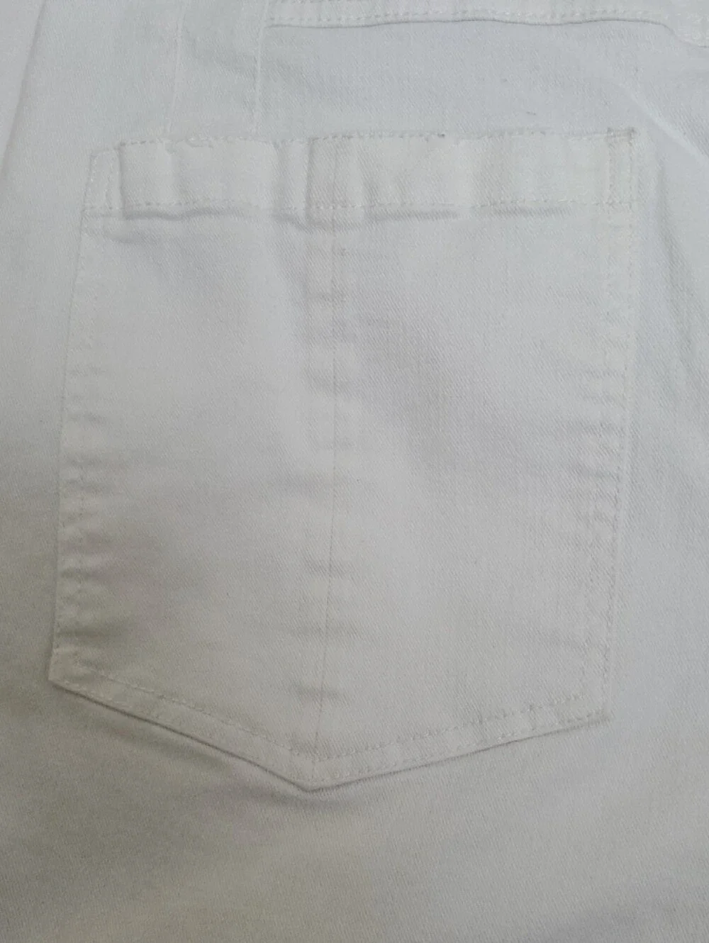 Anthro Pilcro and the Letterpress   White Jeans with Navy Printed Pocket Lining